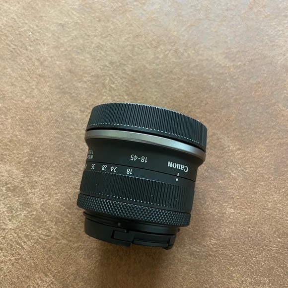 Canon RF-S18-45mm F4.5-6.3 Lens - Picture 3 of 10